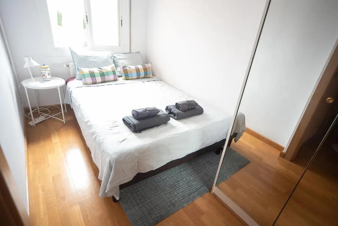 Hostal Traditional Rooms In Eixample Barcelona
